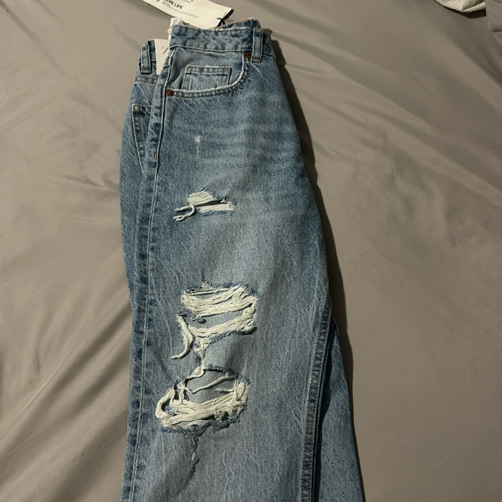 Zara - Classic Mom fit Ripped Jeans High Rise and Ankle Length